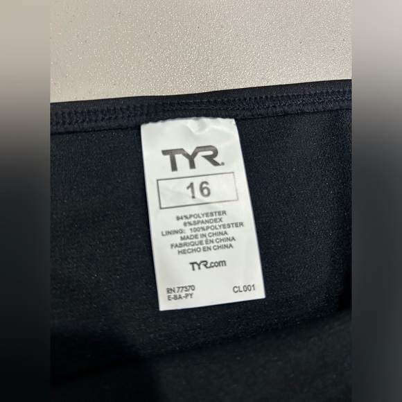 TYR Women’s 16 Solid Mid-Rise Swimsuit Bottoms Size 16 Black NWT Chlorine Proof - Picture 5 of 9
